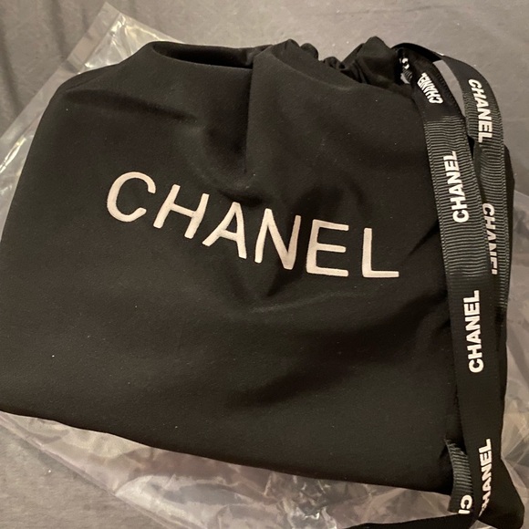 Fashion Elegant Black Quilted Pearl Crush Mini Crossbody with Gold Mono Accents - Picture 14 of 14